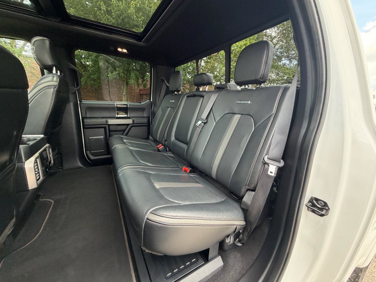 Used 2020 Ford F350 Platinum w/ Tremor Off-Road Package AWD/4WD image 40
