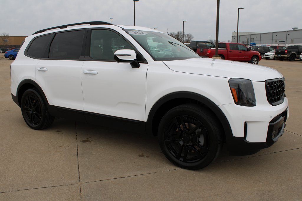 Used 2025 Kia Telluride SX Prestige X-Line image 3