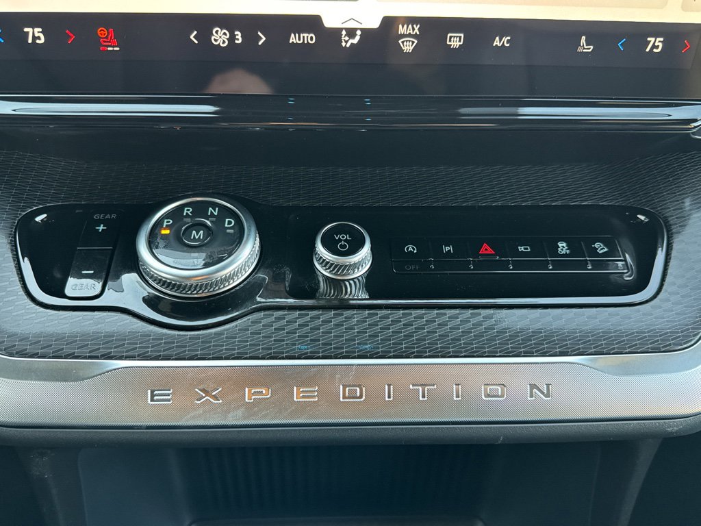 New 2026 Ford Expedition Platinum w/ Stealth Performance Package image 22