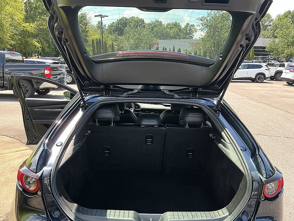 Used 2019 MAZDA MAZDA3 Hatchback FWD image 25