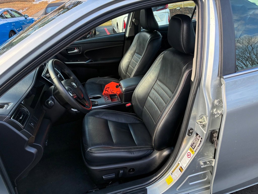 Used 2016 Toyota Camry XLE image 17