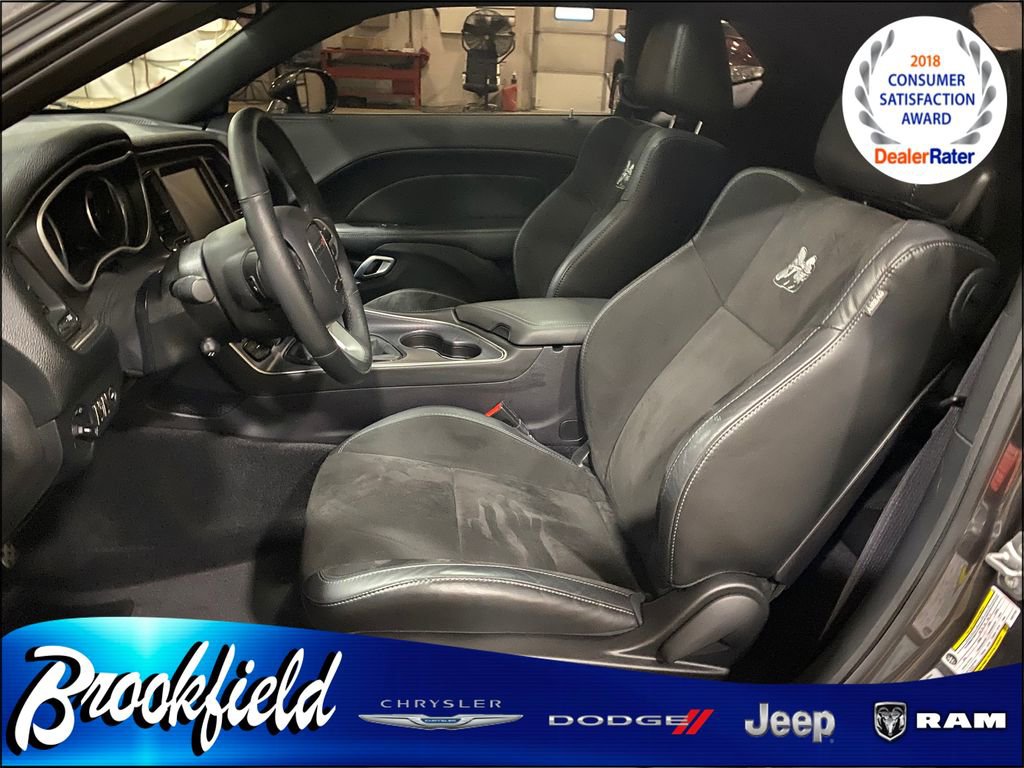 Used 2016 Dodge Challenger R/T Scat Pack w/ Leather Interior Group RWD image 15