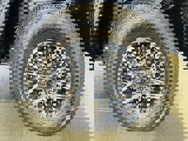 Used 2024 Jeep Wrangler Sahara w/ Technology Group AWD/4WD image 33