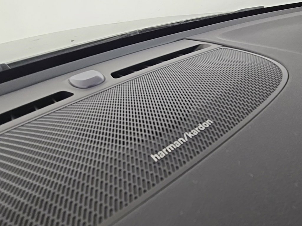 Certified 2023 Volvo C40 P8 Recharge Ultimate image 30