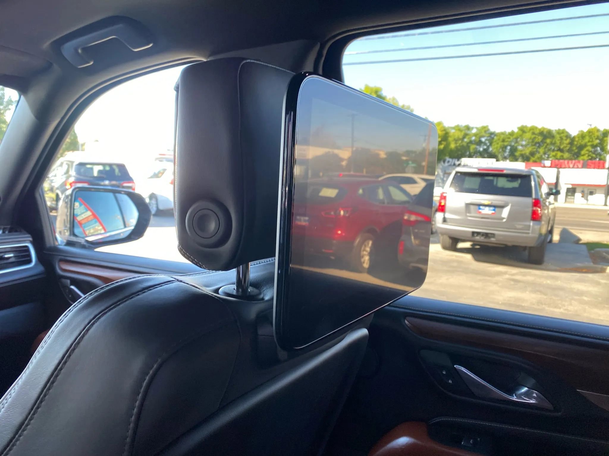 Used 2023 GMC Yukon XL Denali Ultimate image 29