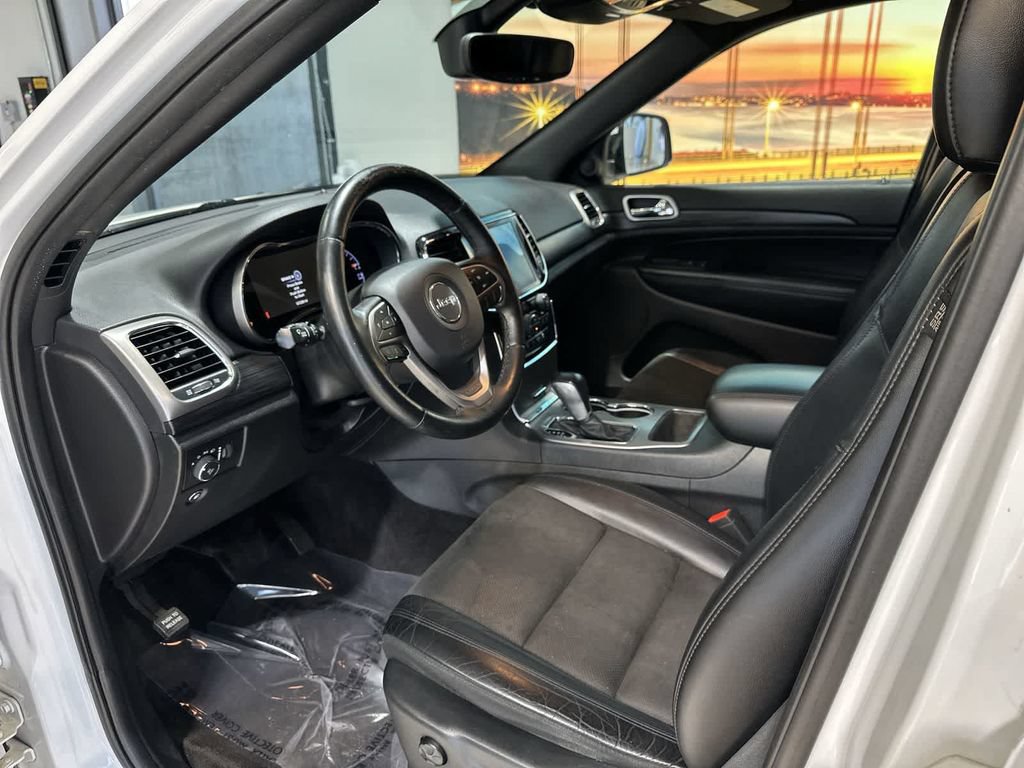 Used 2019 Jeep Grand Cherokee Altitude AWD/4WD image 18