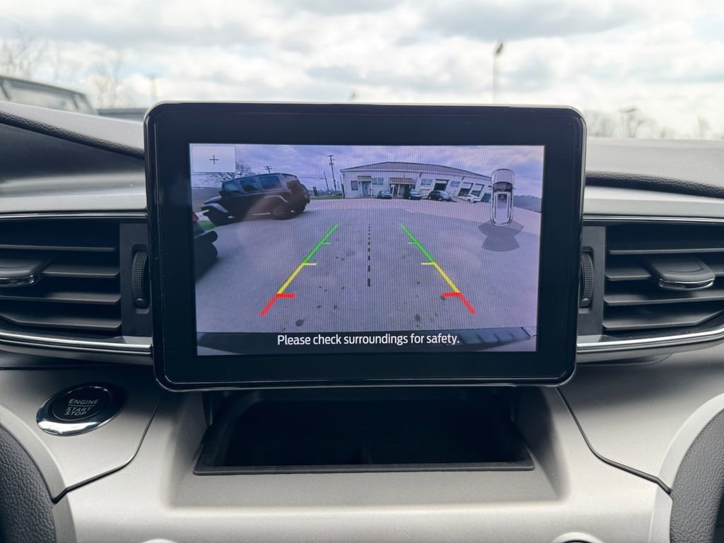 Used 2022 Ford Explorer XLT w/ Equipment Group 202A image 18