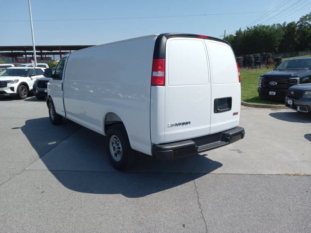 Used 2026 GMC Savana 2500 Extended w/ Driver Convenience Package RWD image 5