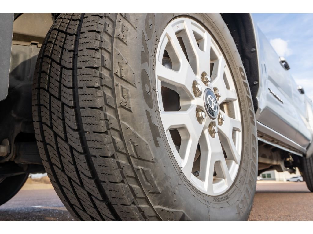 Used 2025 Toyota Tacoma SR5 image 9