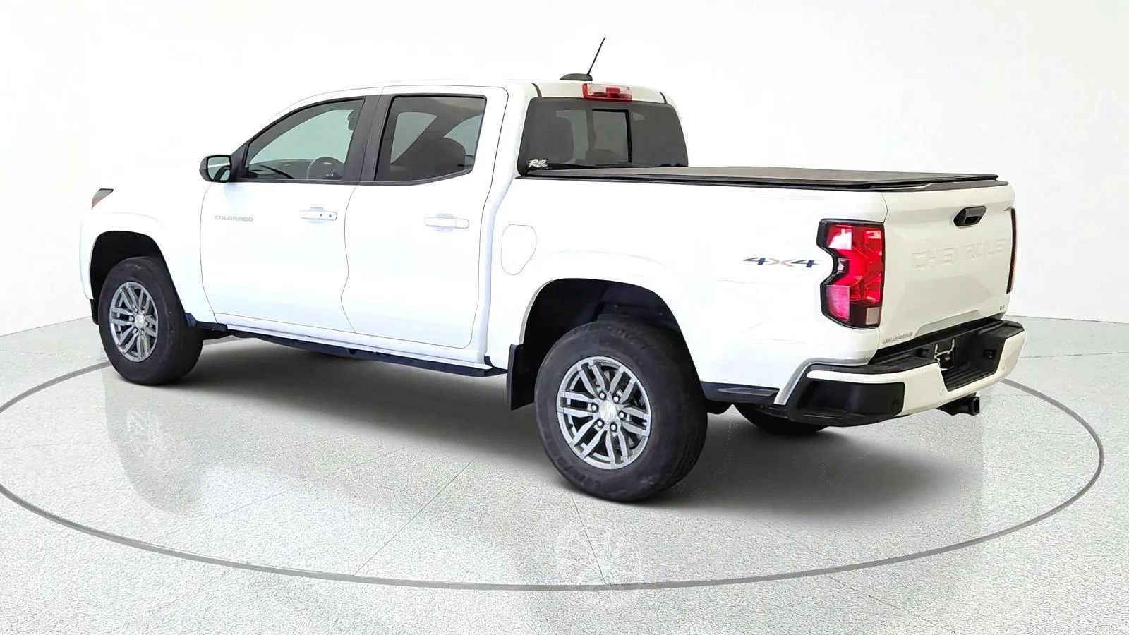 Used 2023 Chevrolet Colorado LT w/ LT Convenience Package AWD/4WD image 6