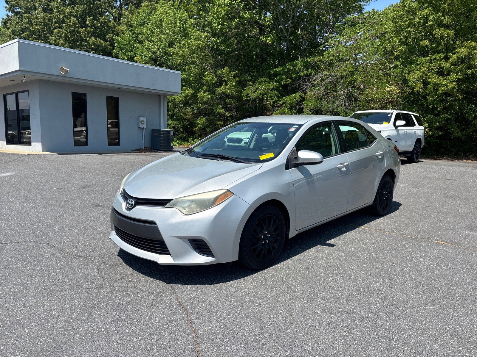 Used 2016 Toyota Corolla LE FWD image 1