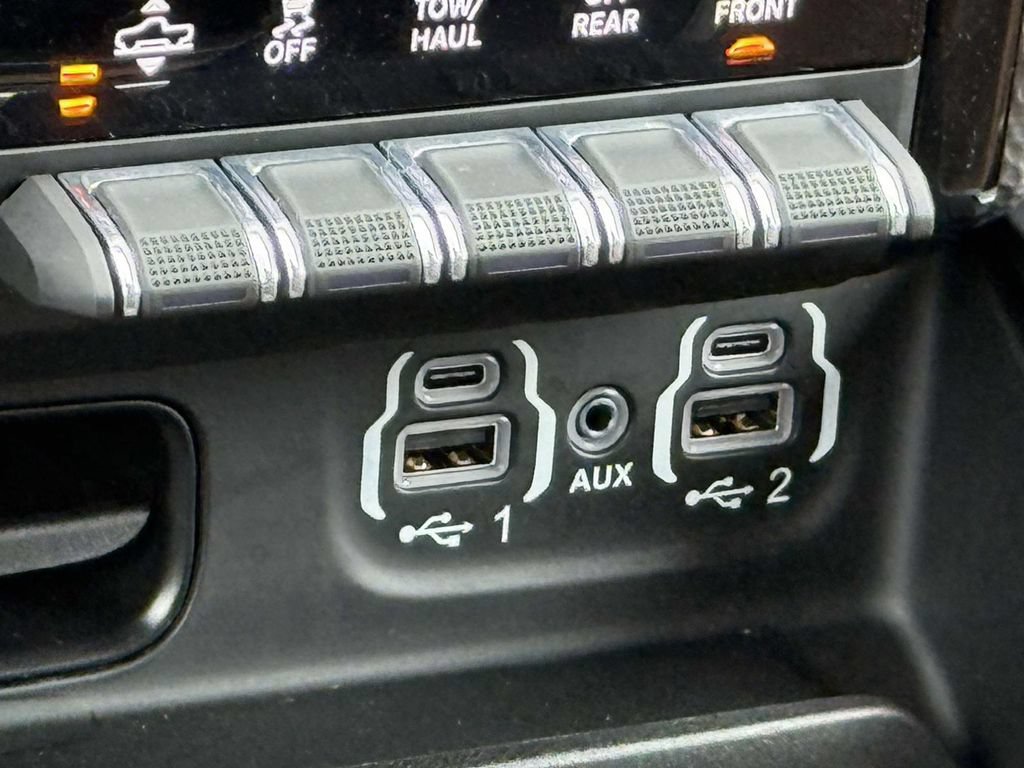 Used 2023 RAM 1500 Limited AWD/4WD image 17