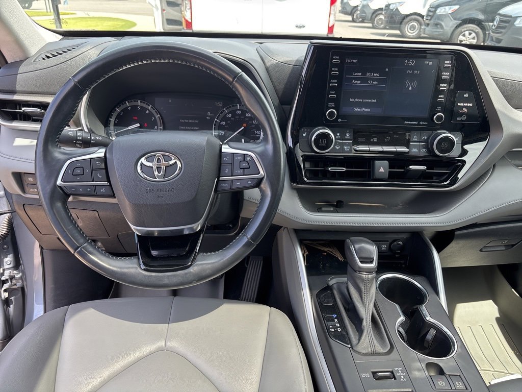 Used 2021 Toyota Highlander XLE image 30