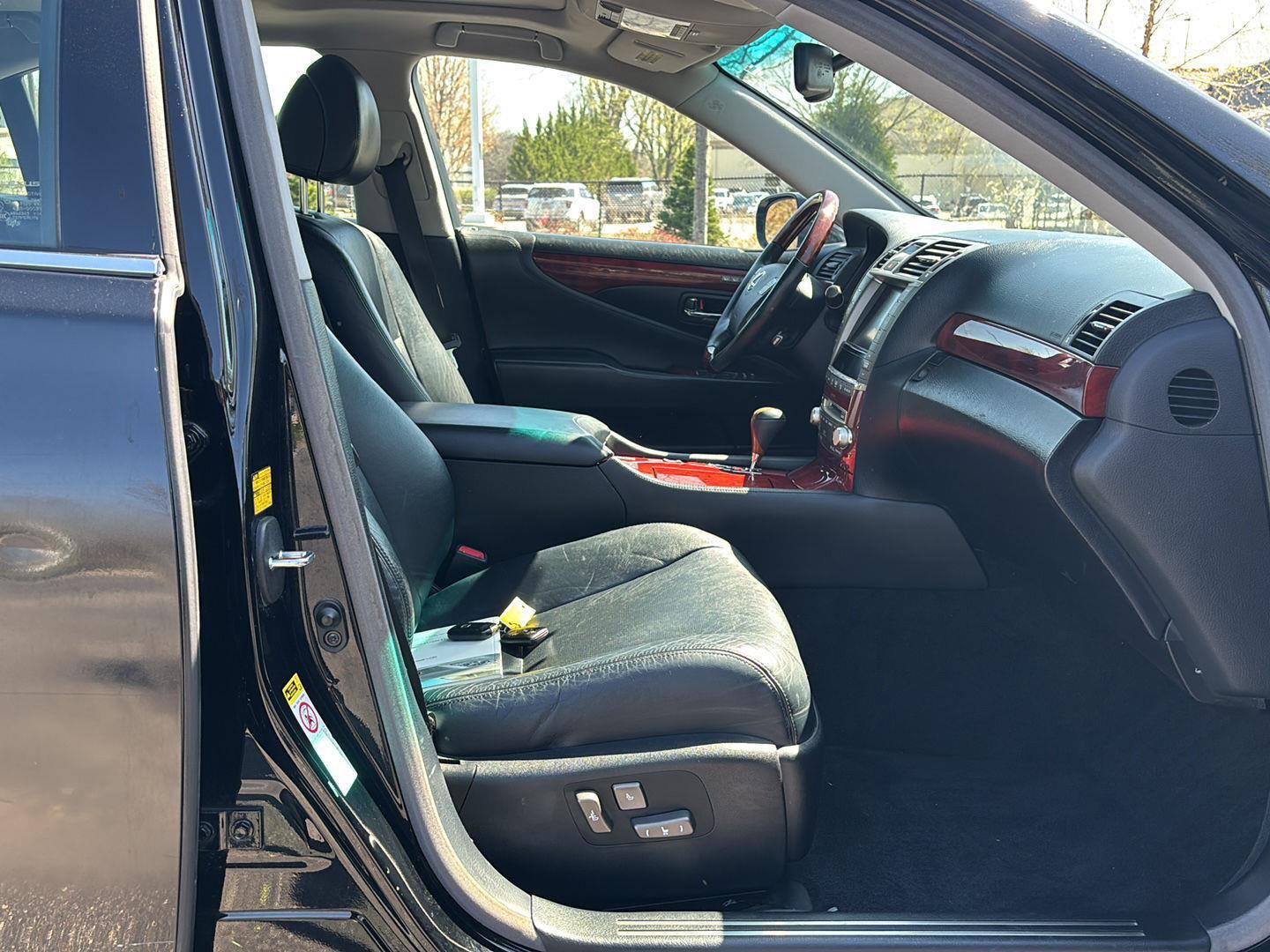 Used 2011 Lexus LS 460 AWD w/ Luxury Value Edition image 18