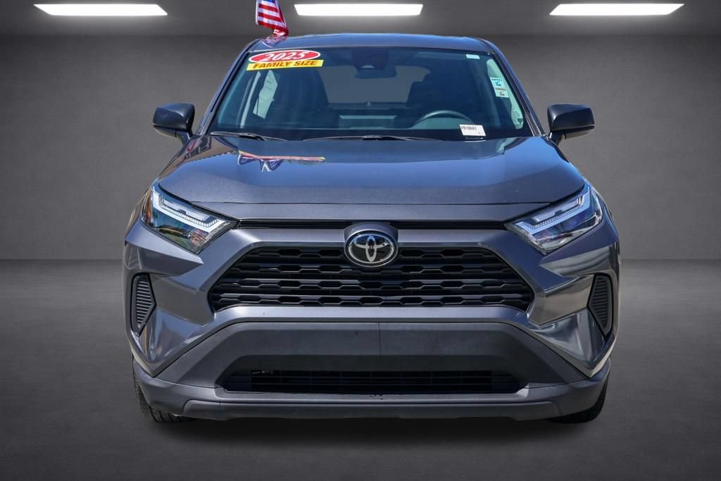 Used 2025 Toyota RAV4 LE AWD/4WD image 9