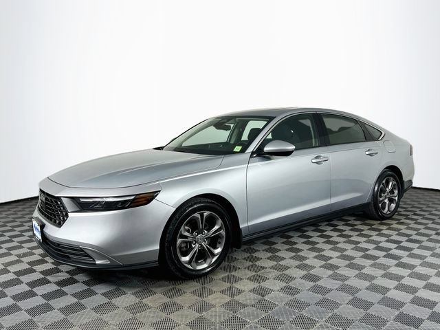 Used 2024 Honda Accord EX image 2