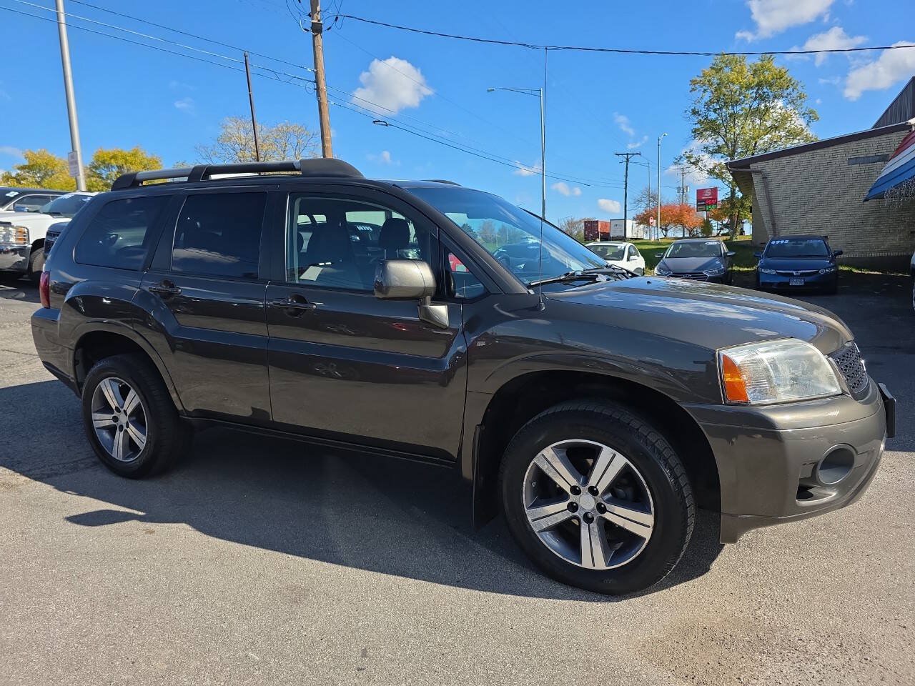 Used 2010 Mitsubishi Endeavor SE FWD image 6