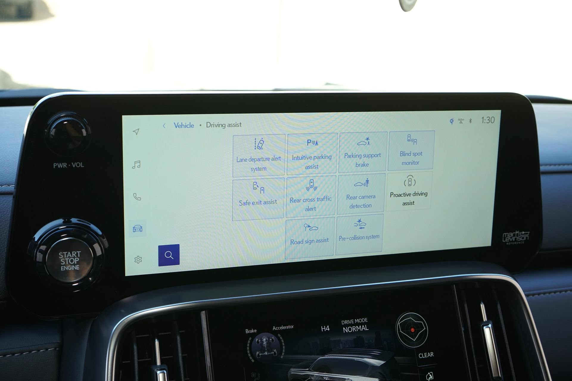 Used 2025 Lexus LX 600 4WD w/ Accessory Package (2T) image 16