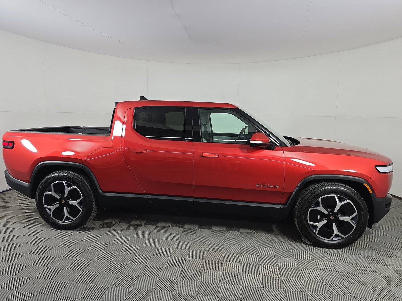 Used 2024 Rivian R1T Adventure AWD/4WD image 6
