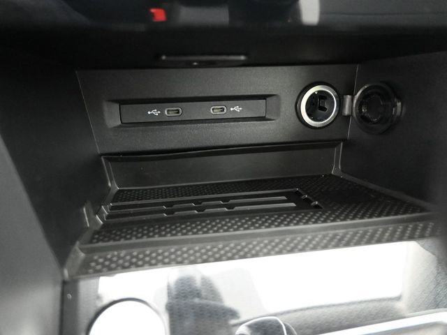 New 2026 Volkswagen Taos SEL image 6