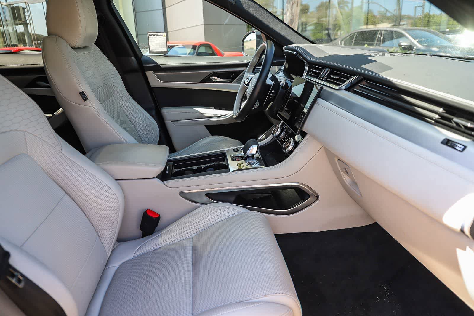 Used 2025 Jaguar F-PACE R-Dynamic S AWD/4WD image 13