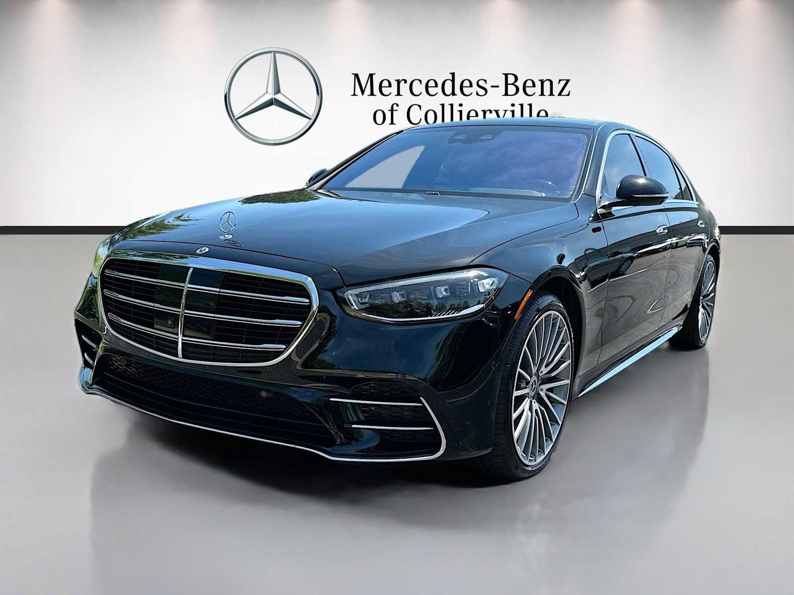 Used 2022 Mercedes-Benz S 580 4MATIC Sedan image 1