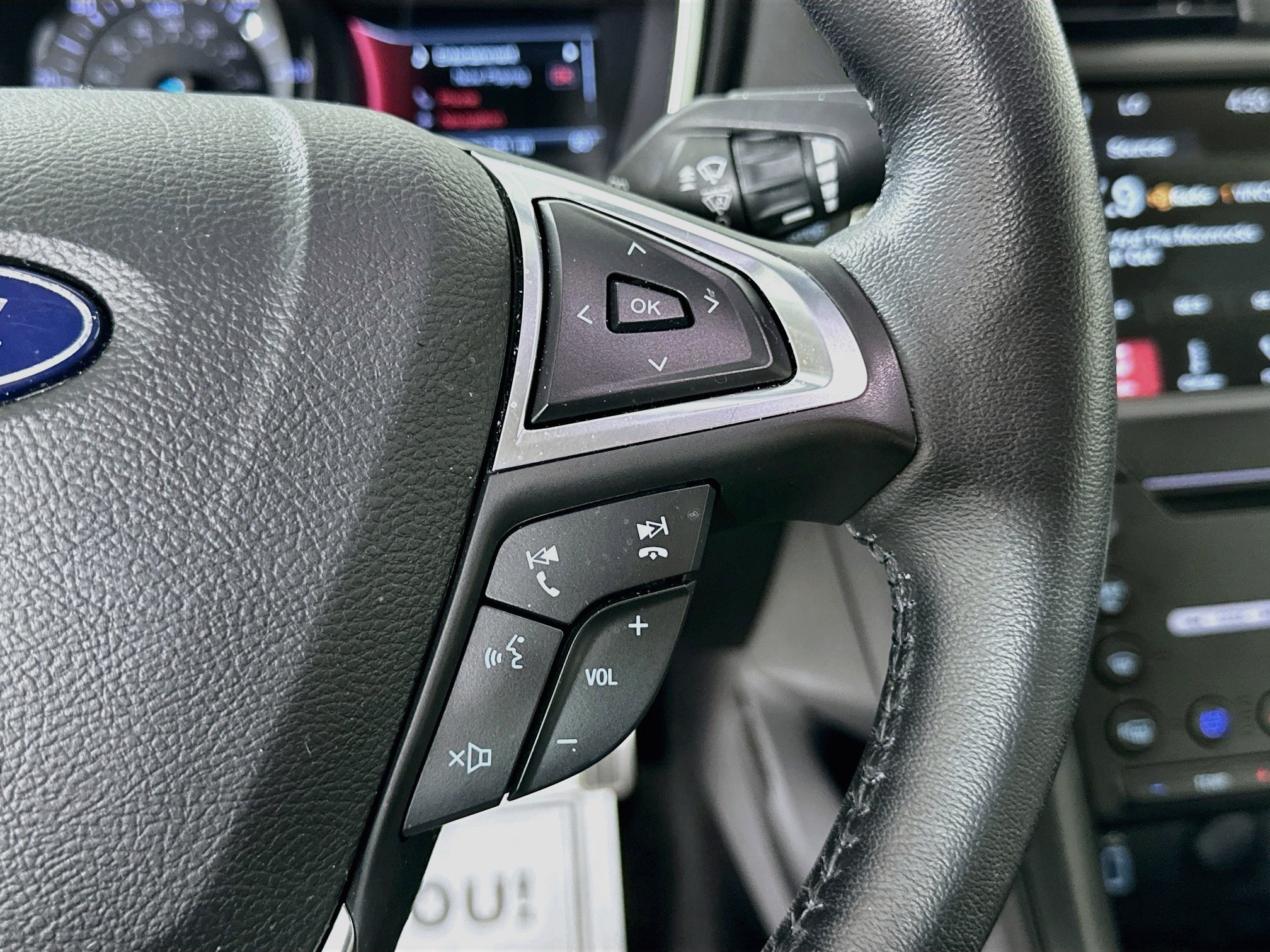 Used 2018 Ford Fusion Titanium FWD image 13