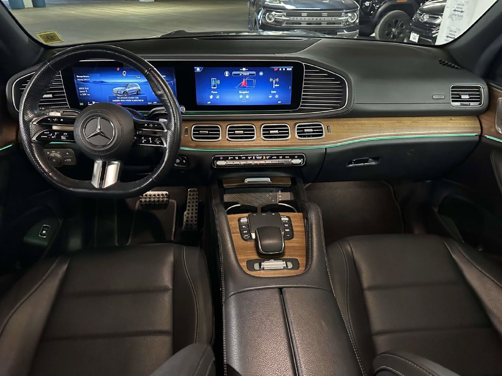 Used 2025 Mercedes-Benz GLS 450 4MATIC w/ AMG Line Exterior image 16