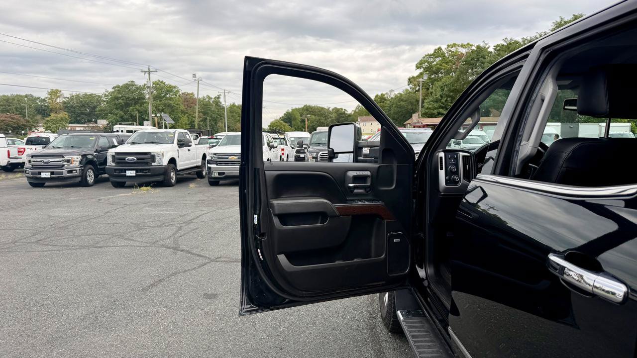 Used 2017 GMC Sierra 2500 SLT w/ Duramax Plus Package AWD/4WD image 13