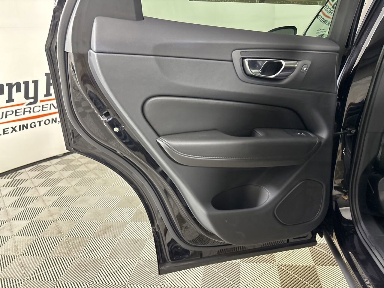 Used 2023 Volvo XC60 B5 Core w/ Climate Package AWD/4WD image 22
