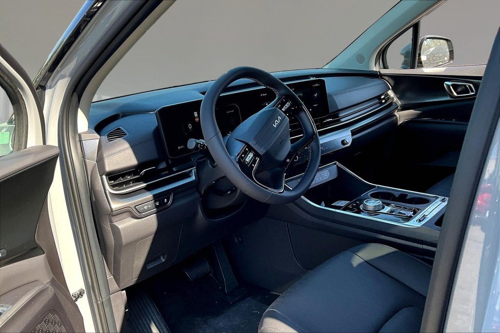 New 2027 Kia Carnival SX FWD image 7