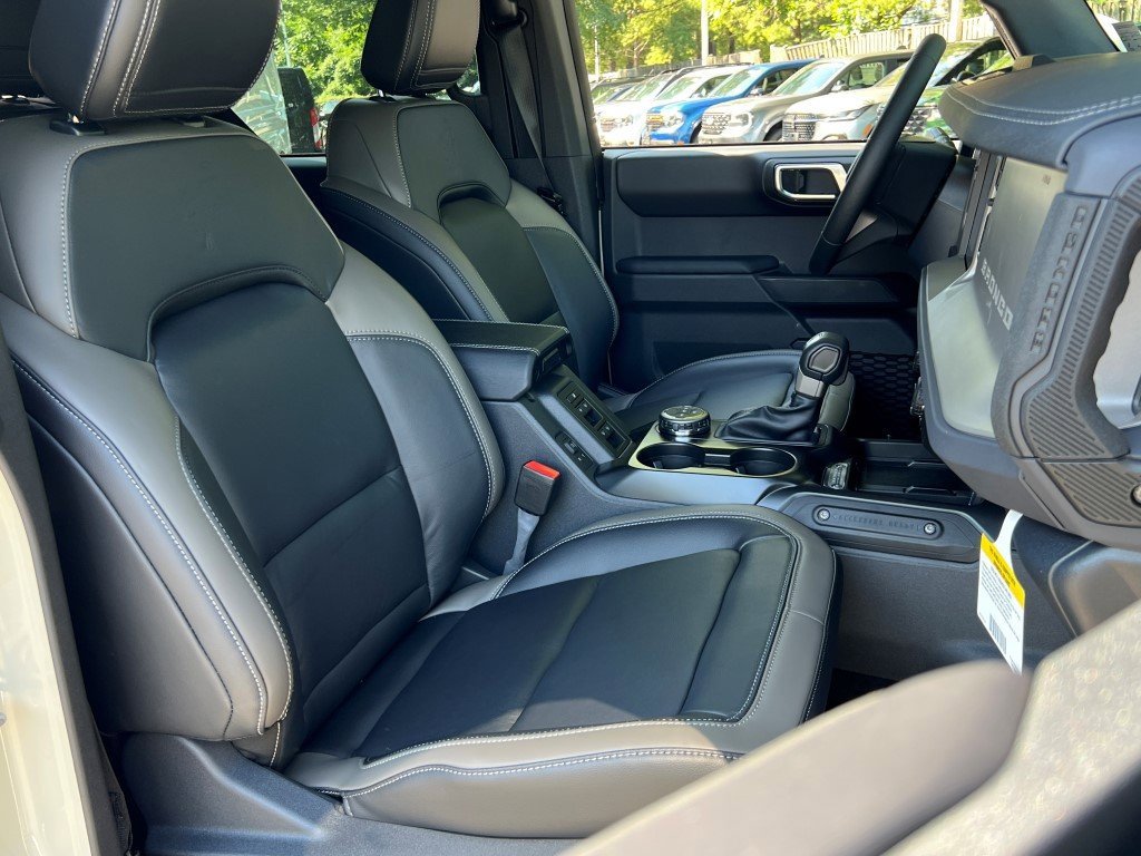 New 2025 Ford Bronco Outer Banks image 8