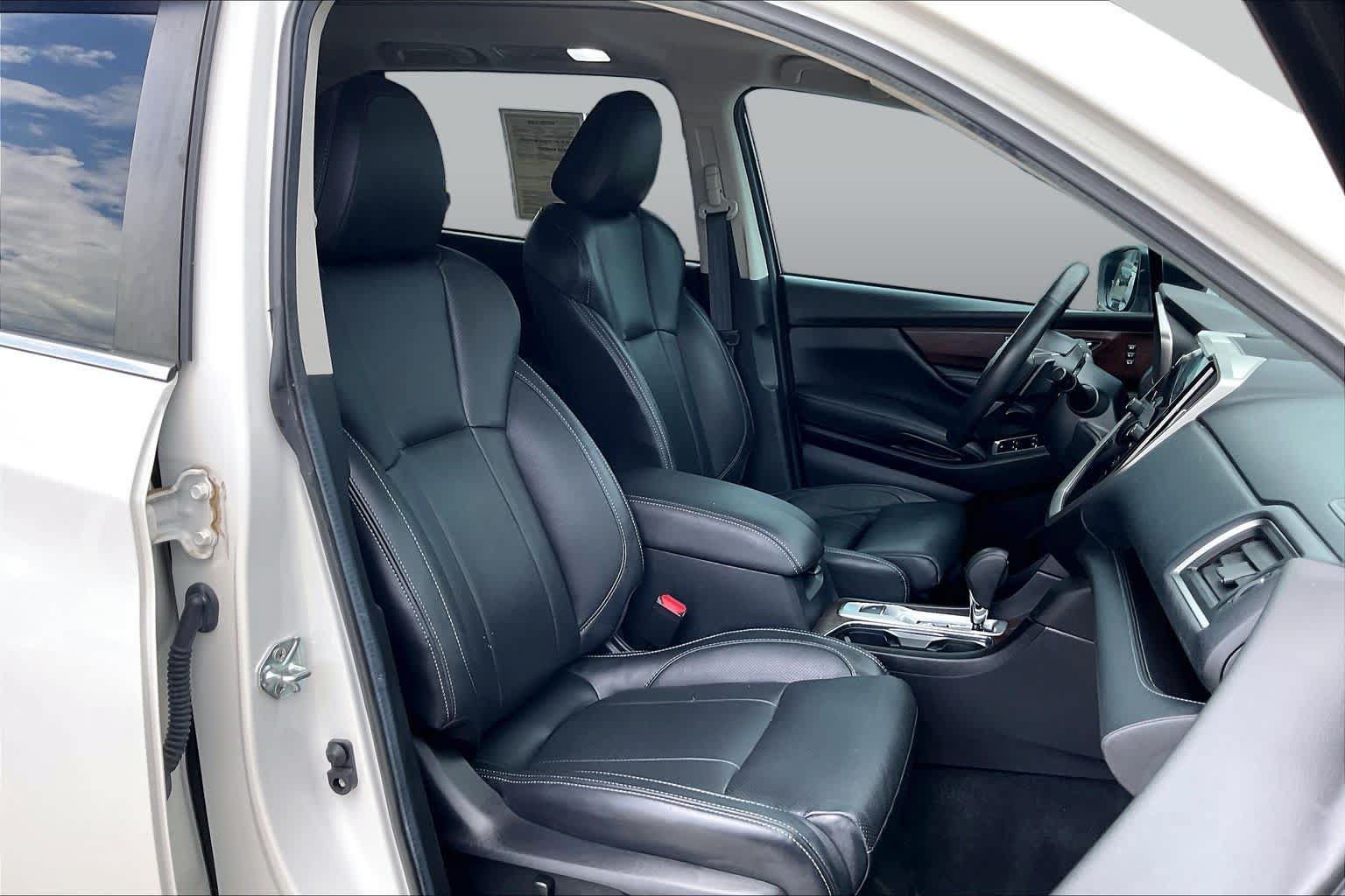 Used 2024 Subaru Ascent Touring w/ Popular Package #2 AWD/4WD image 9