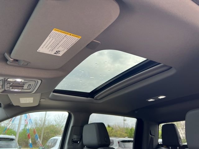 New 2026 GMC Sierra 1500 SLT image 15