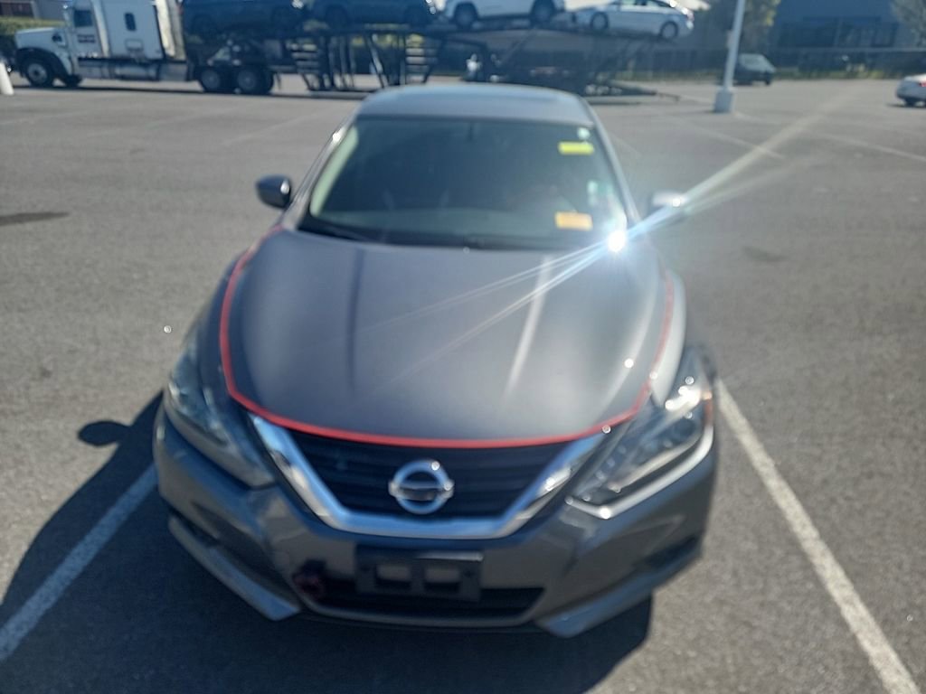 Used 2018 Nissan Altima 2.5 SL w/ 2.5 SL Technology Package FWD image 3