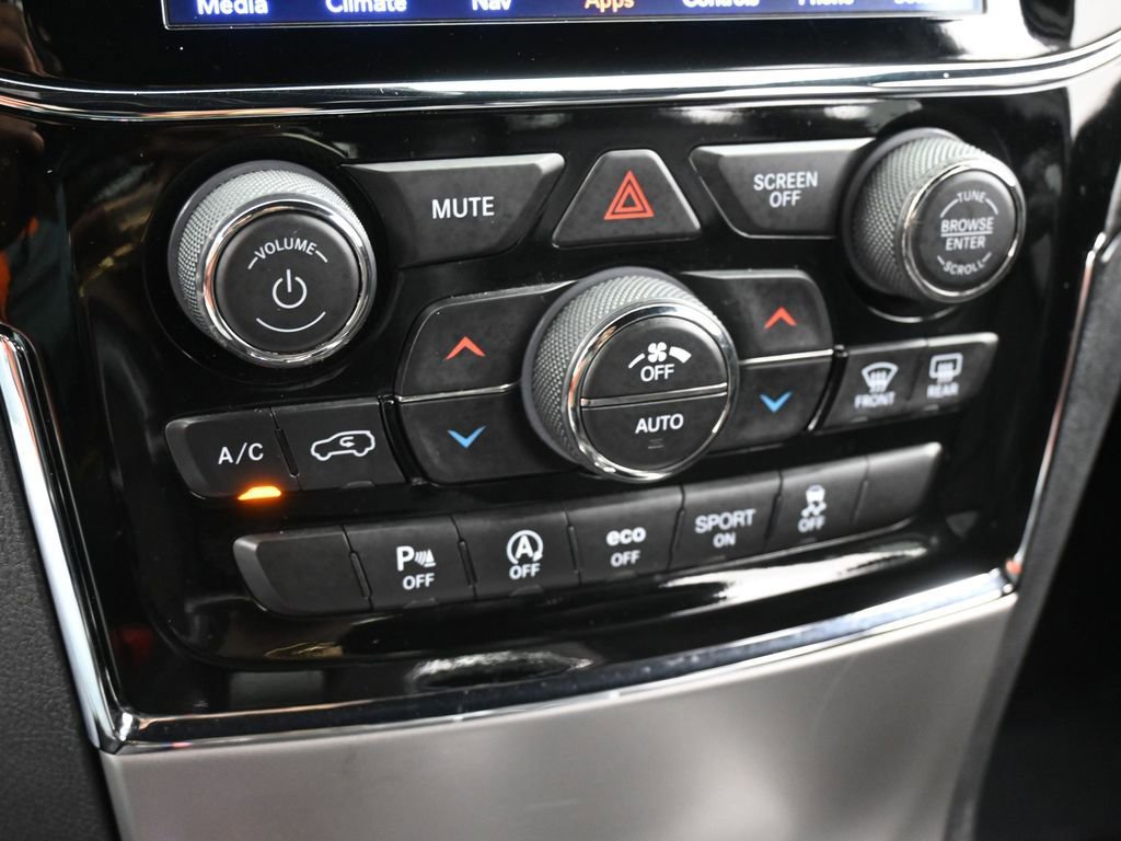 Used 2019 Jeep Grand Cherokee Altitude image 20