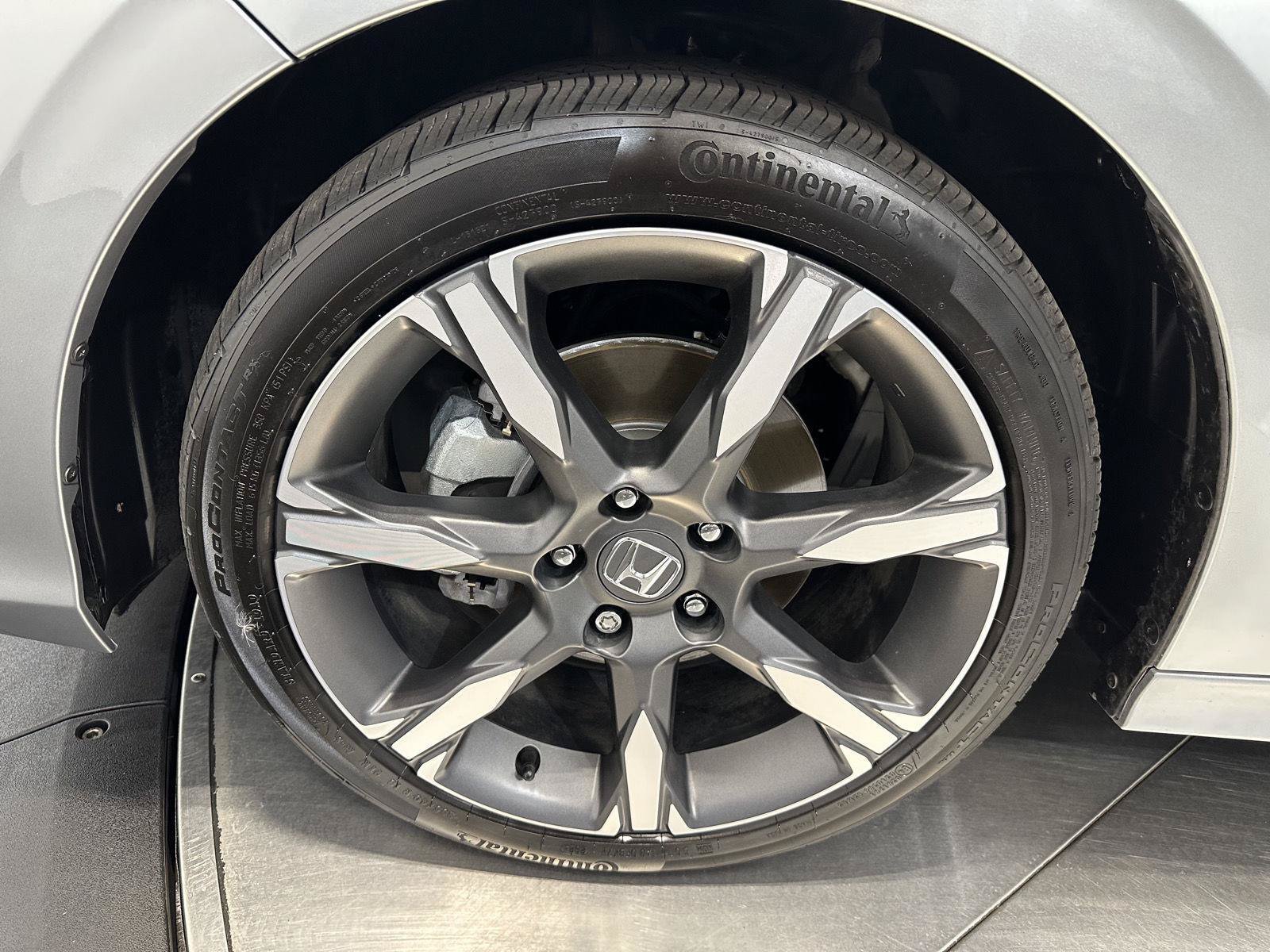 Certified 2025 Honda Civic Sport Touring image 9