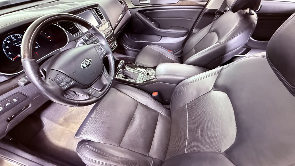 Used 2014 Kia Cadenza Premium w/ Technology Package FWD image 17