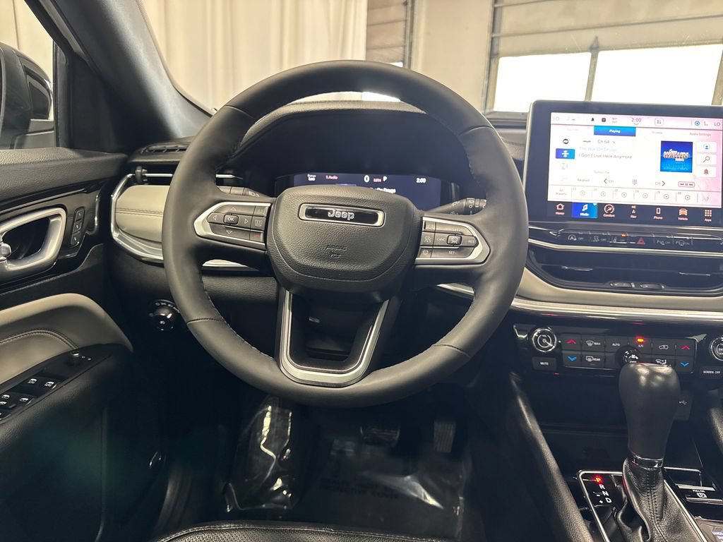 Used 2023 Jeep Compass Limited w/ Elite Group AWD/4WD image 18