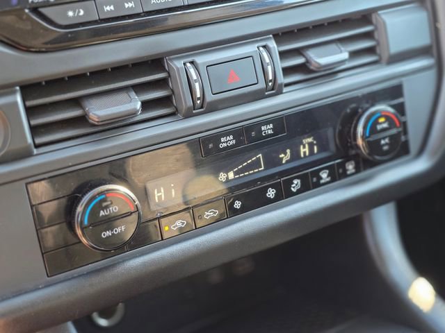 Used 2023 Nissan Pathfinder S image 27