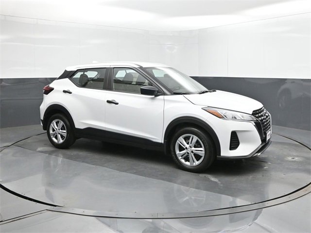 New 2025 Nissan Kicks Play S image 17