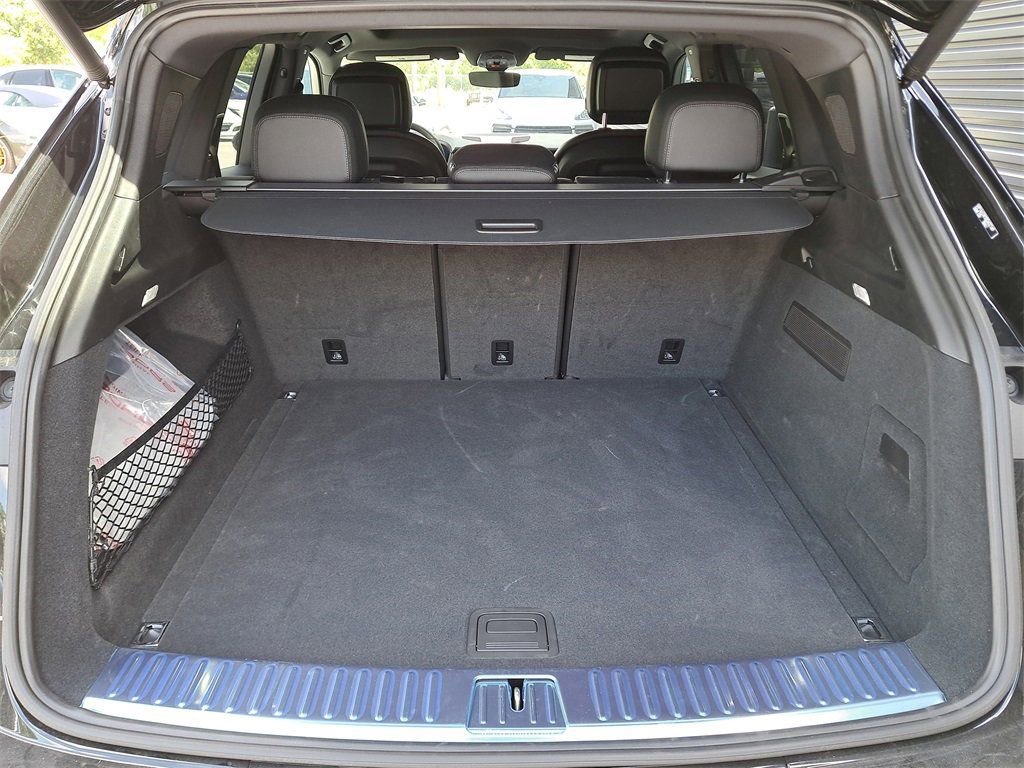 Certified 2025 Porsche Cayenne image 17