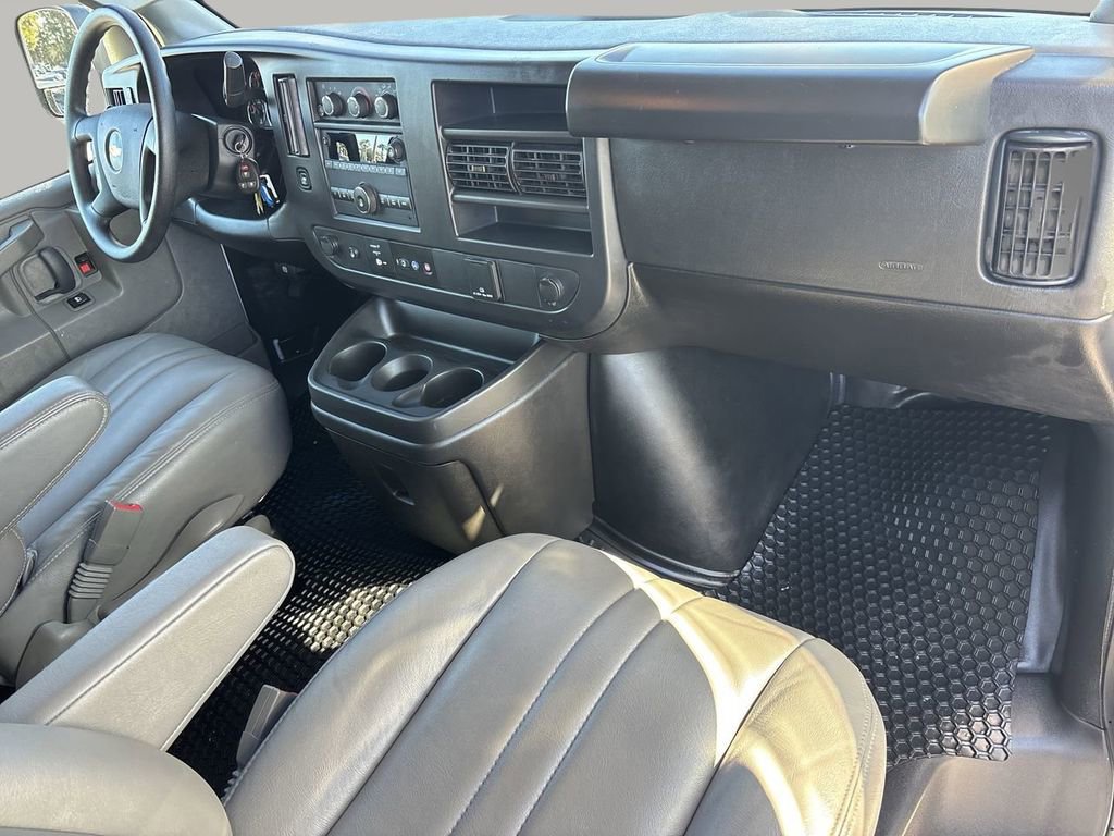Used 2024 Chevrolet Express 2500 w/ Driver Convenience Package RWD image 9