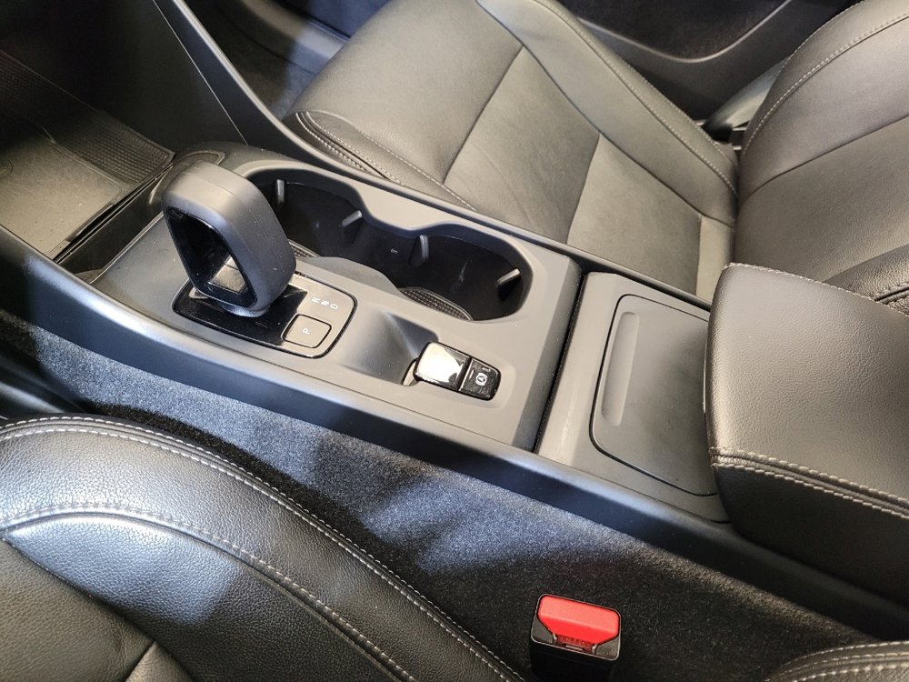 Used 2024 Volvo XC40 B5 Core image 26