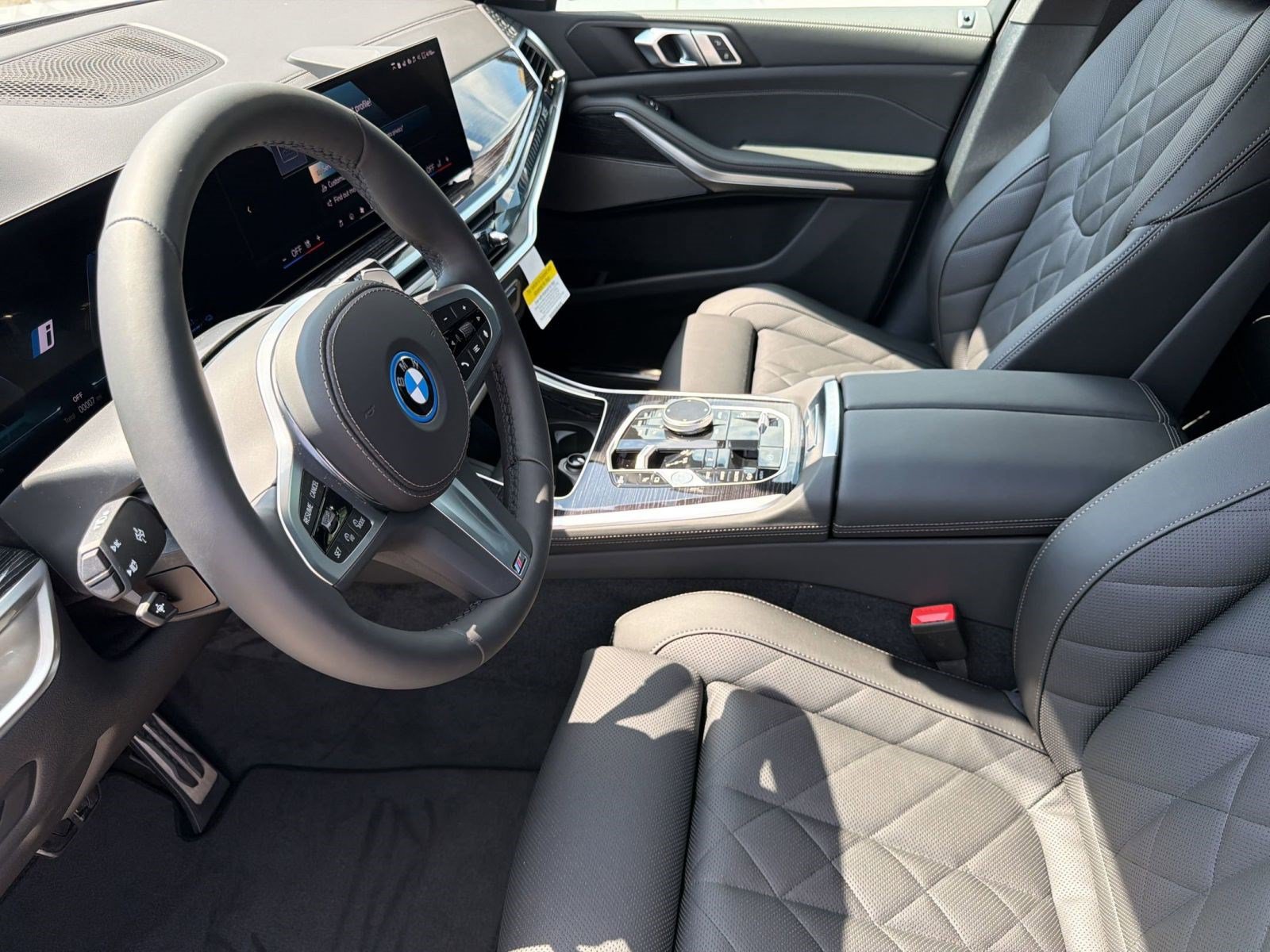 New 2026 BMW X5 xDrive50e w/ M Sport Package AWD/4WD image 4