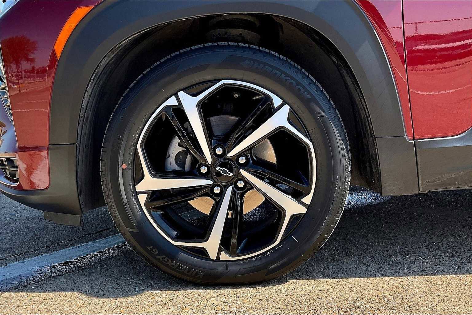 Used 2023 Chevrolet TrailBlazer RS w/ Sun and Liftgate Package image 8