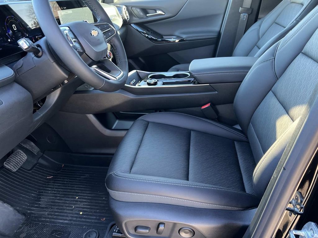 New 2026 Chevrolet Equinox LT w/ Convenience Package II image 12