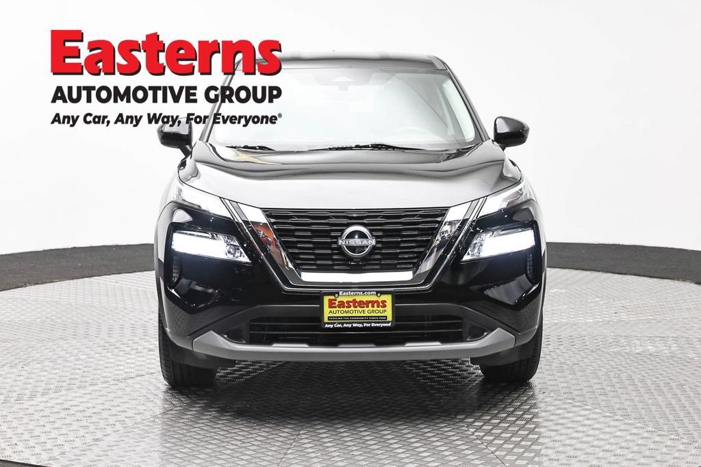 Used 2023 Nissan Rogue SV AWD/4WD image 2