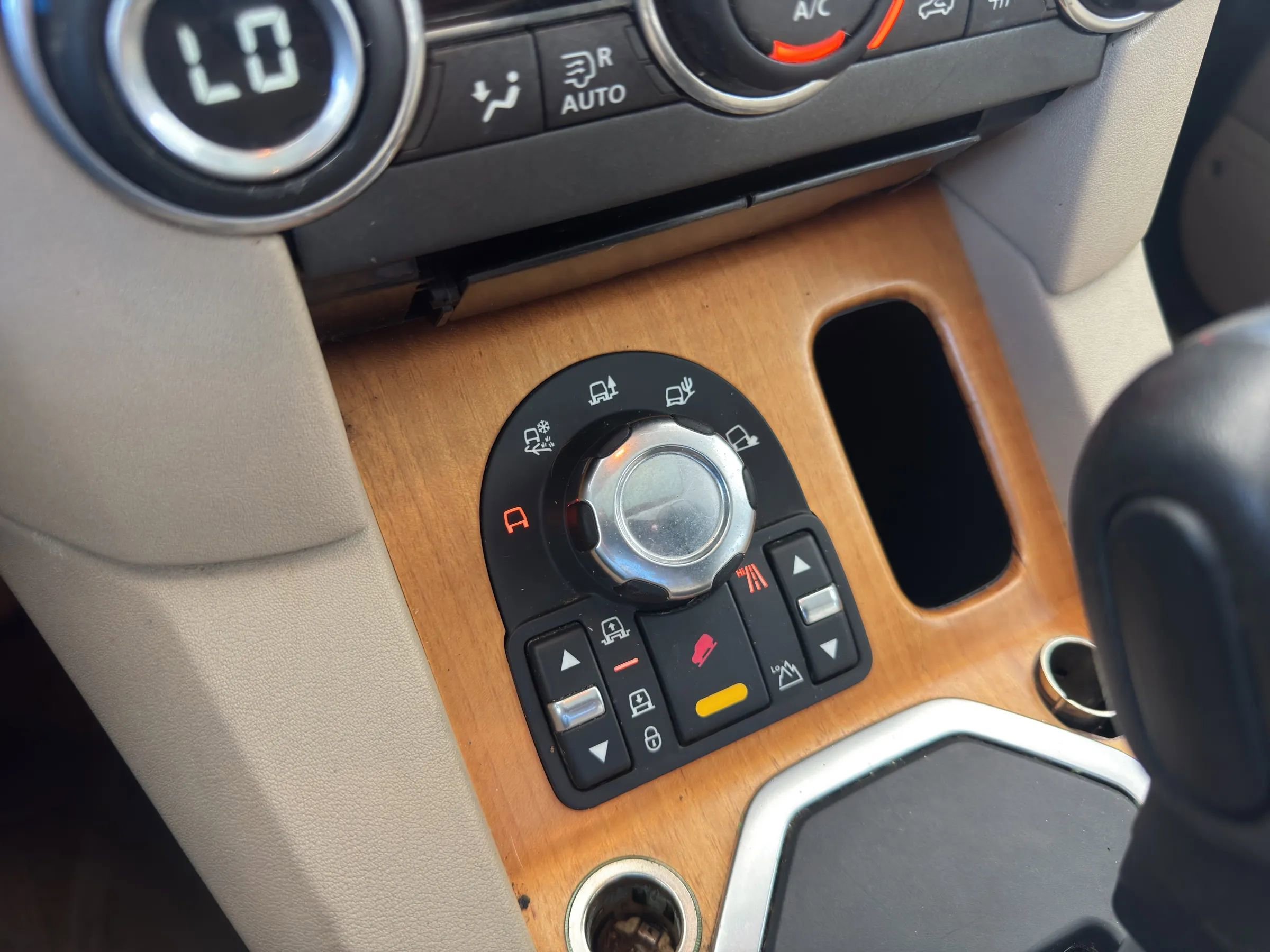 Used 2012 Land Rover LR4 HSE image 31