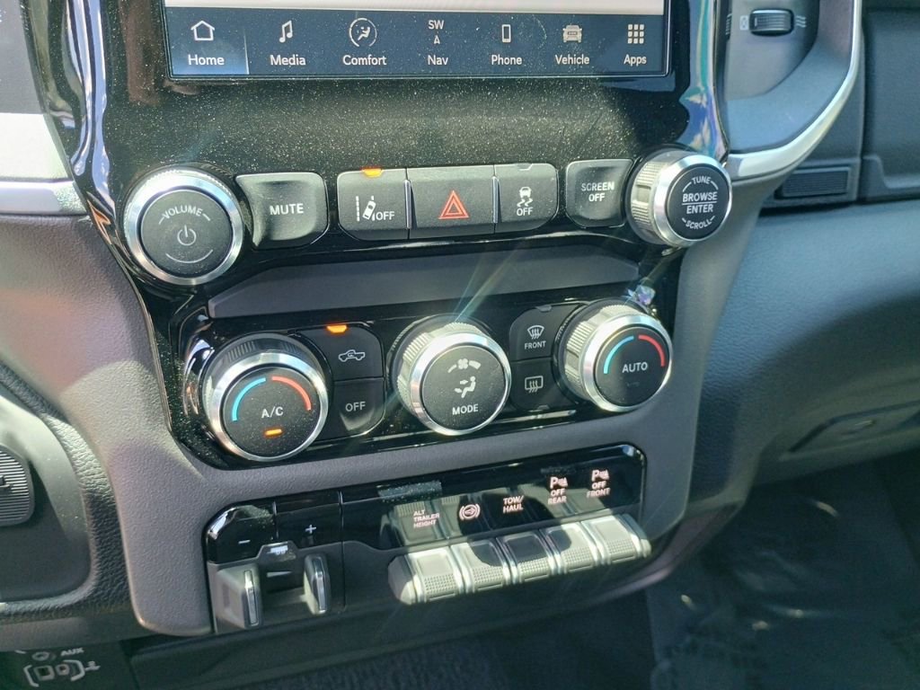 Used 2024 RAM 3500 Big Horn w/ Night Edition image 37